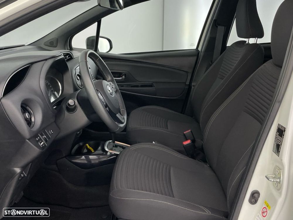 Toyota Yaris 1.5 HSD Square Collec.White - 11