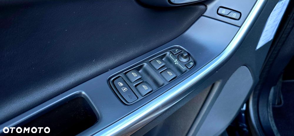 Volvo XC 60 T5 Drive-E R-Design Summum - 12