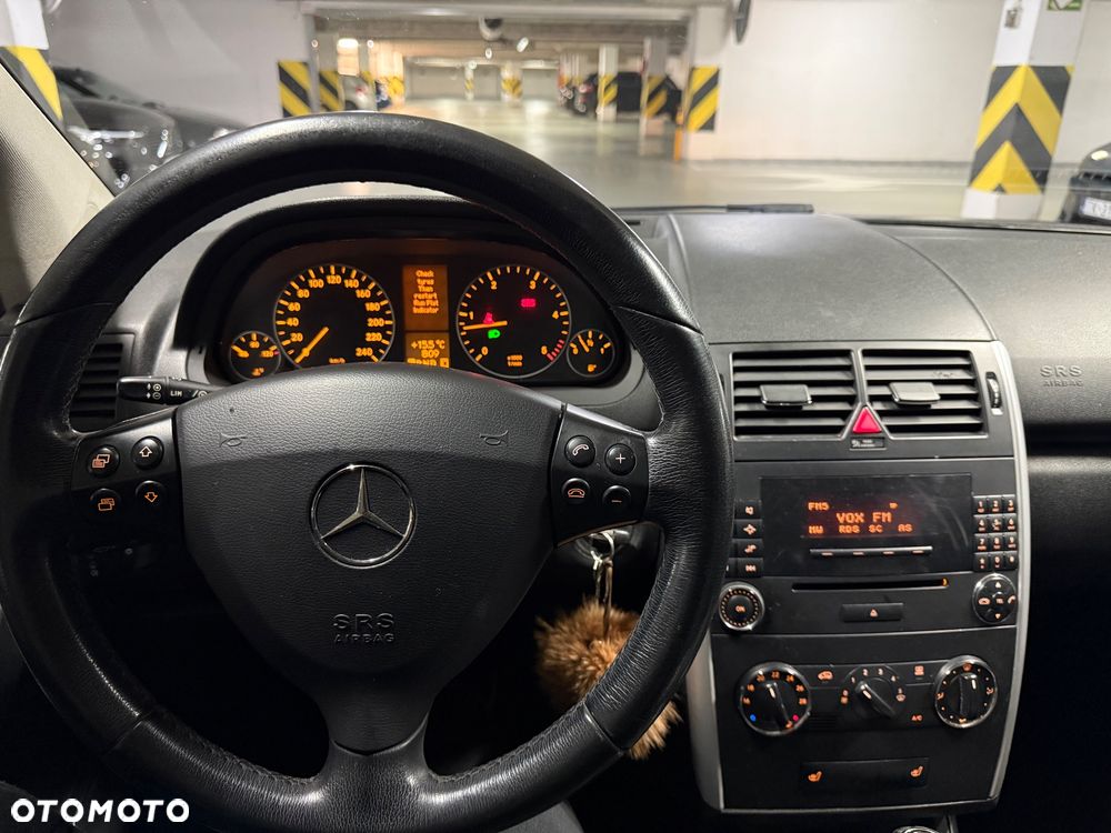 Mercedes-Benz Klasa A 180 CDI Autotronic Avantgarde Edition 10 - 23