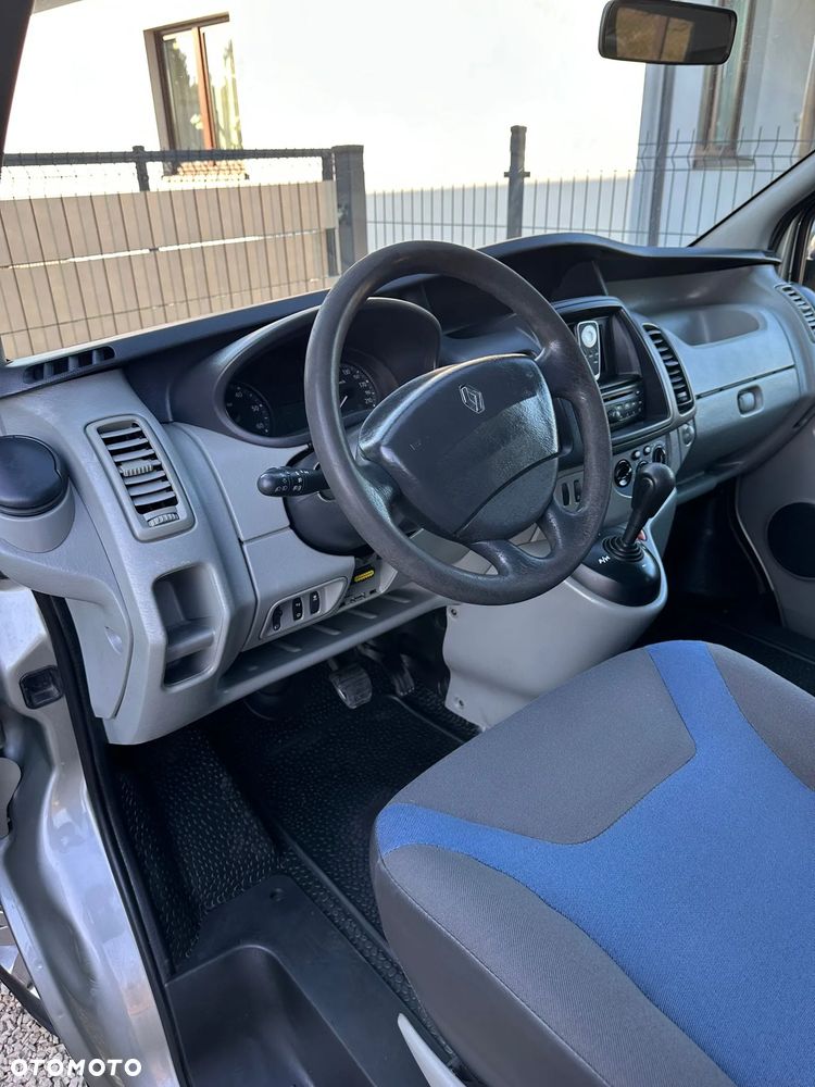 Renault Trafic - 25