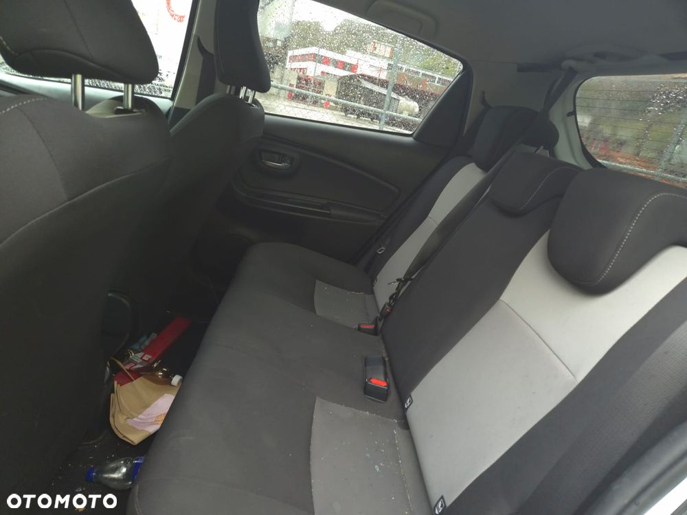 Toyota Yaris 1.5 Dynamic - 12