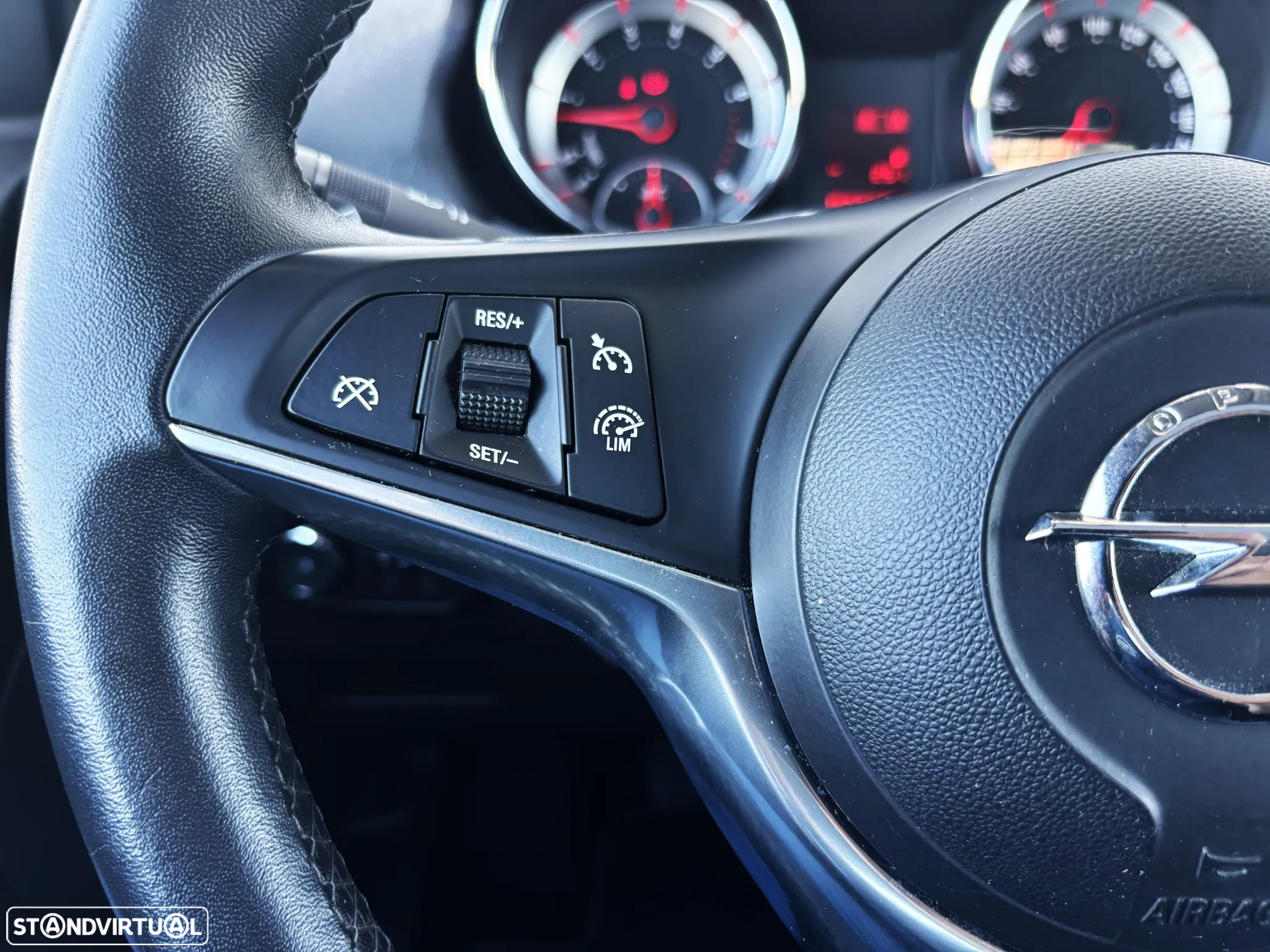 Opel Adam 1.0 T Glam - 22