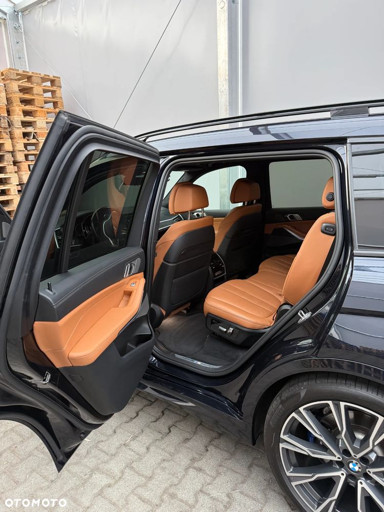 BMW X7 xDrive40i mHEV - 18