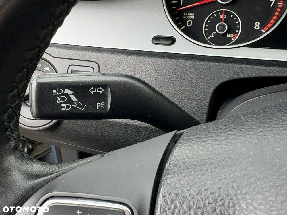 Volkswagen Passat - 25