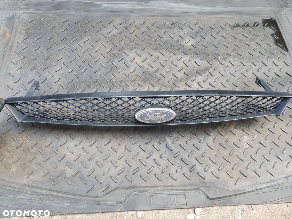 FORD FOCUS I MK1 GRILL PRZEDNIA ATRAPA PRZÓD EMBLEMAT 98AB8200CH - 1