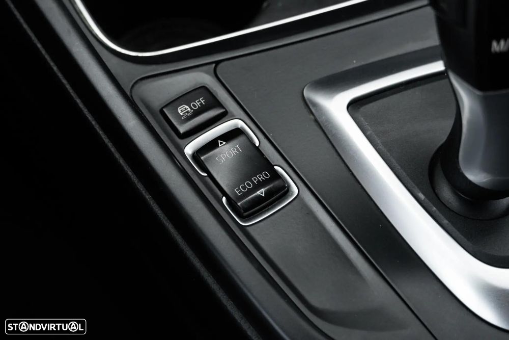 BMW 318 d Auto Line Sport - 26