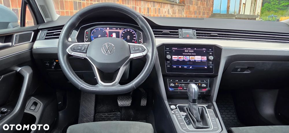 Volkswagen Passat 2.0 TDI Elegance DSG - 20