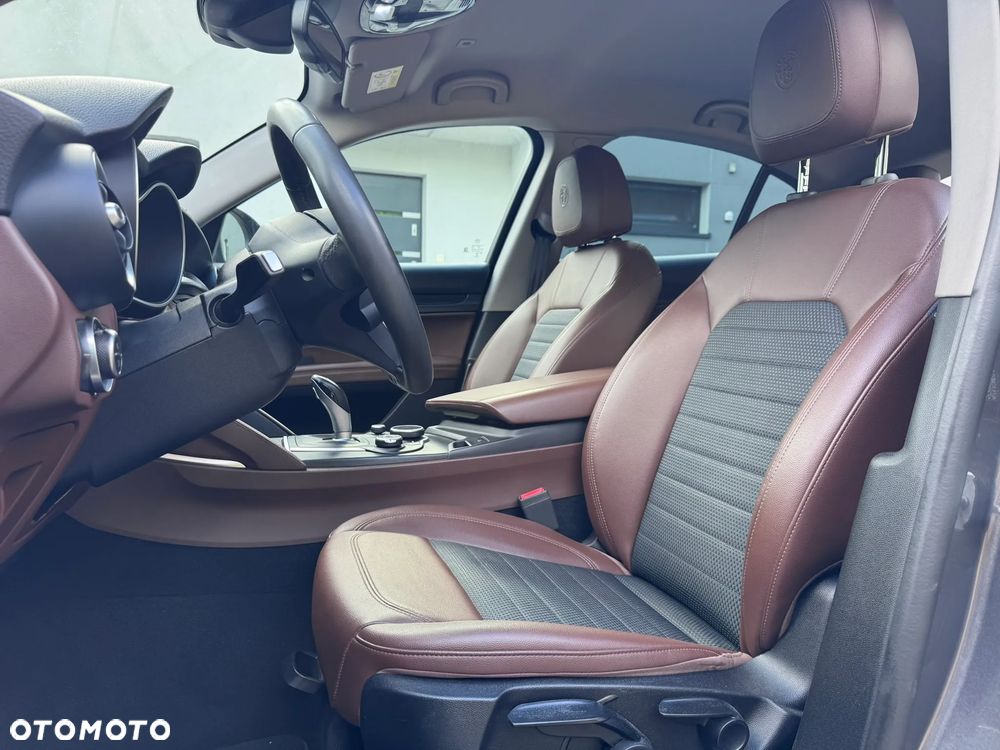 Alfa Romeo Stelvio 2.2 JTDM - 18