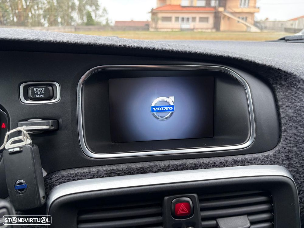 Volvo V40 Cross Country D2 Momentum - 57