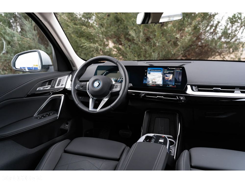 BMW iX1 xDrive30 66.5kWh xLine - 18