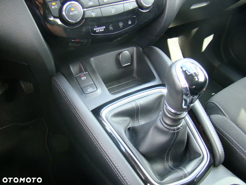 Nissan Qashqai 1.2 DIG-T N-Connecta EU6 - 28