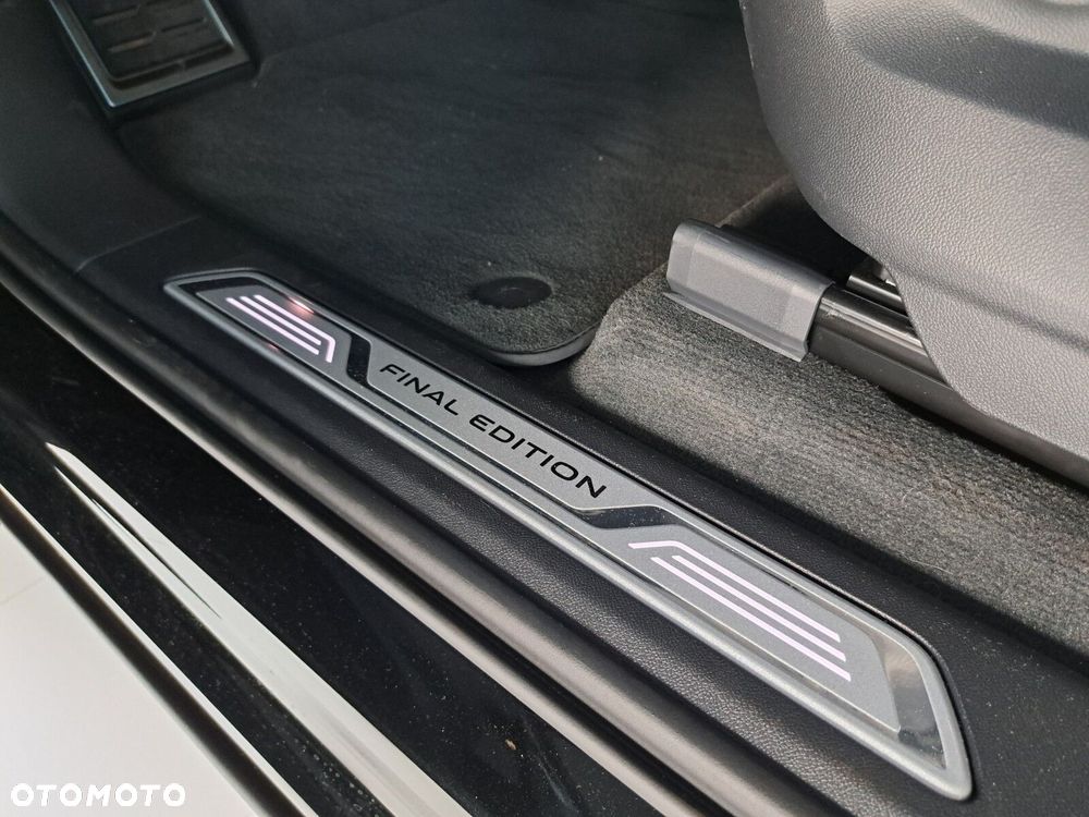 Volkswagen Touareg 3.0 V6 TDI 4Motion R-Line Final Edition - 16