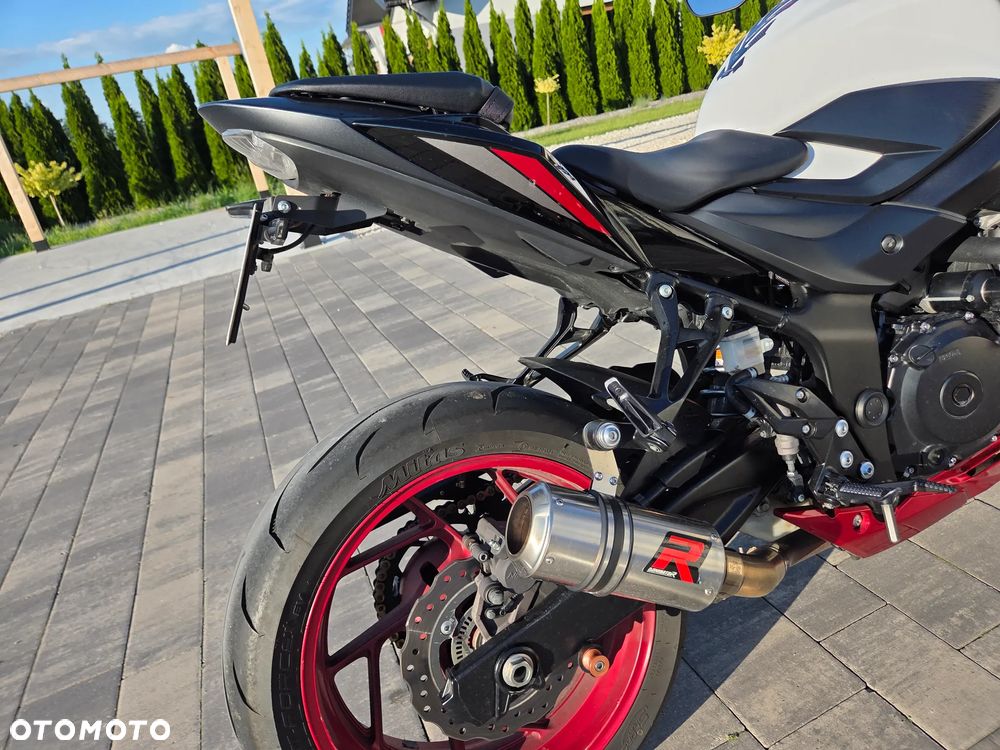 Suzuki GSX - 7