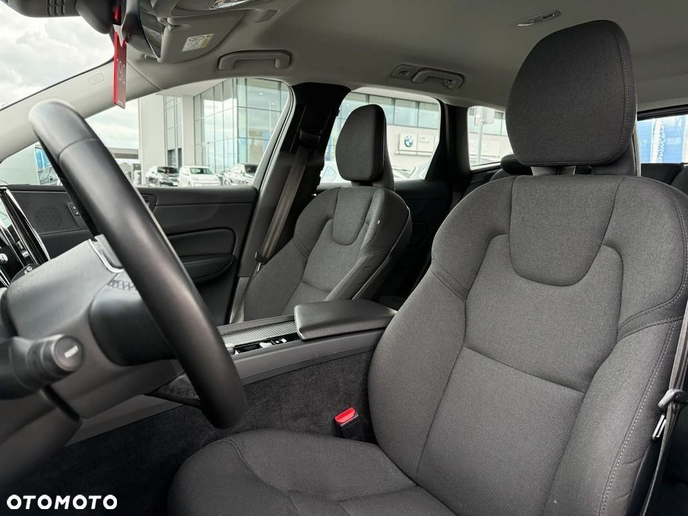 Volvo XC 60 B4 B Momentum Pro - 17