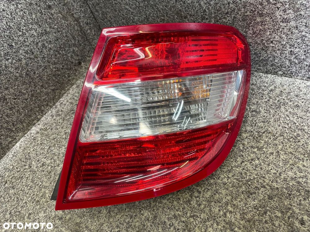 Lampa prawa tylna prawy tyl Mercedes W204 Avantgarde Kombi ORG