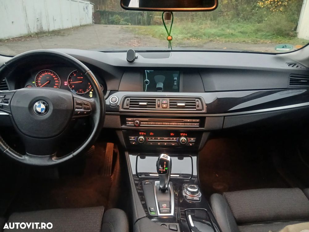 BMW Seria 5 525d Touring Sport-Aut. - 7