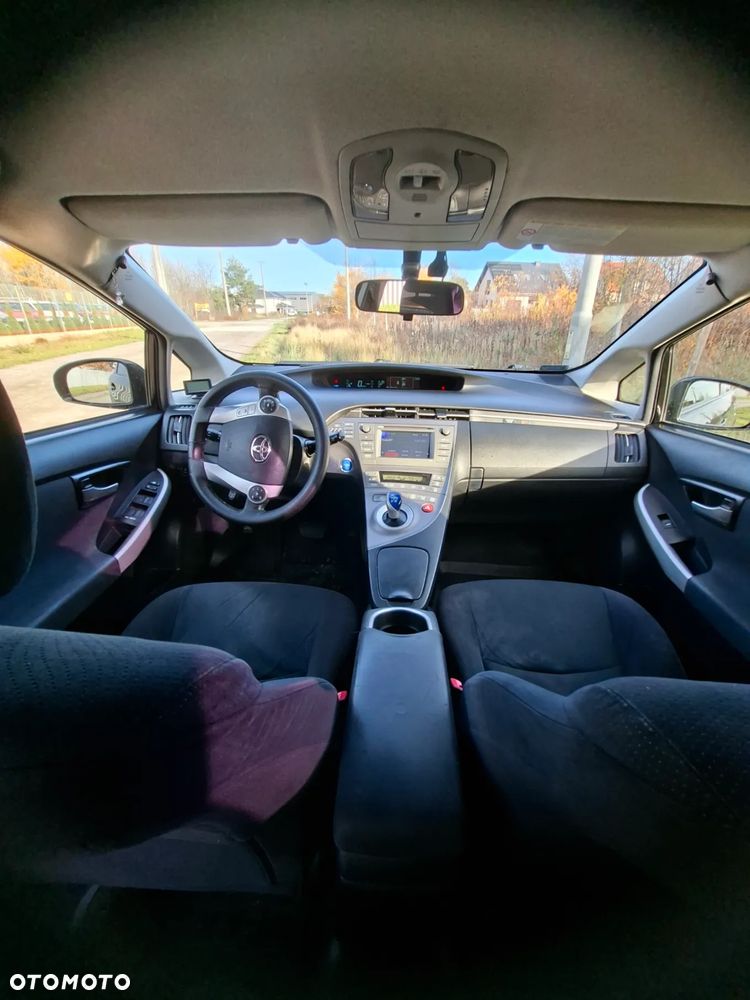 Toyota Prius 1.8 HSD Luna - 29