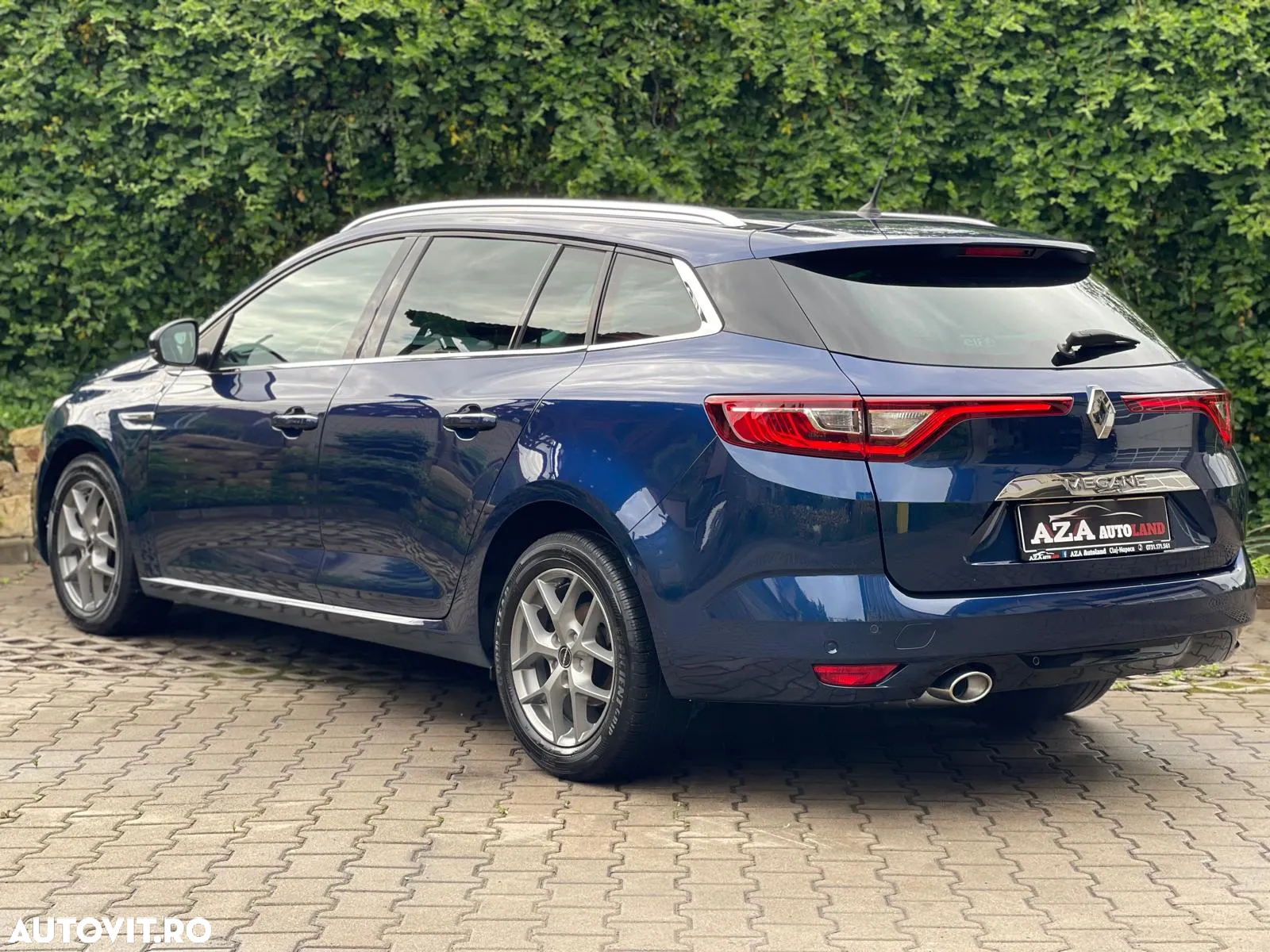 Renault Megane ENERGY dCi 110 EDC BOSE EDITION - 14