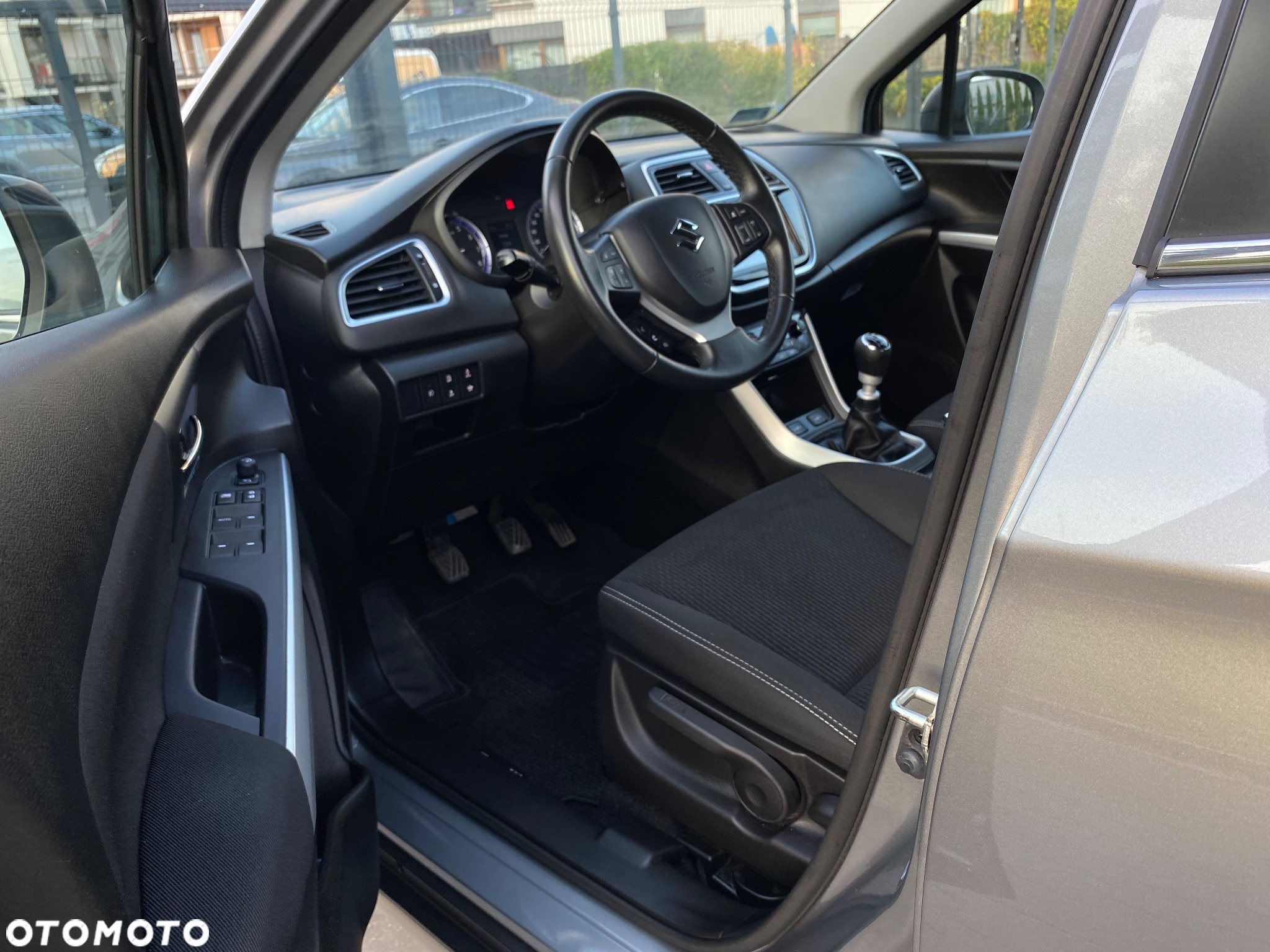 Suzuki SX4 S-Cross 1.4 T Premium - 23
