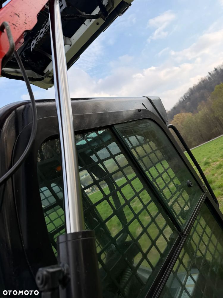 Bobcat S450 ładowarka 4x4 wózek terenowy. Łyżka. Pełne sterowanie z dżojstika jazda i praca. Aktualne serwisy DEKRA 2026r. Dokumentacja Pełna. Silnik Kubota 4cyl 55km. Maszyna Jak Nowa z Salonu! Pochodzi z Norweskiego Gospodarstwa! 2019 rok 1880 mtg! Zero luzów i wycieków. Bardzo mocna i wydajna maszyna o małych gabarytach! Idealna do stajni oraz Budownictwa. OKAZJA TANIO 3 wyjścia Hydrauliczne pod urządzenia!! - 18