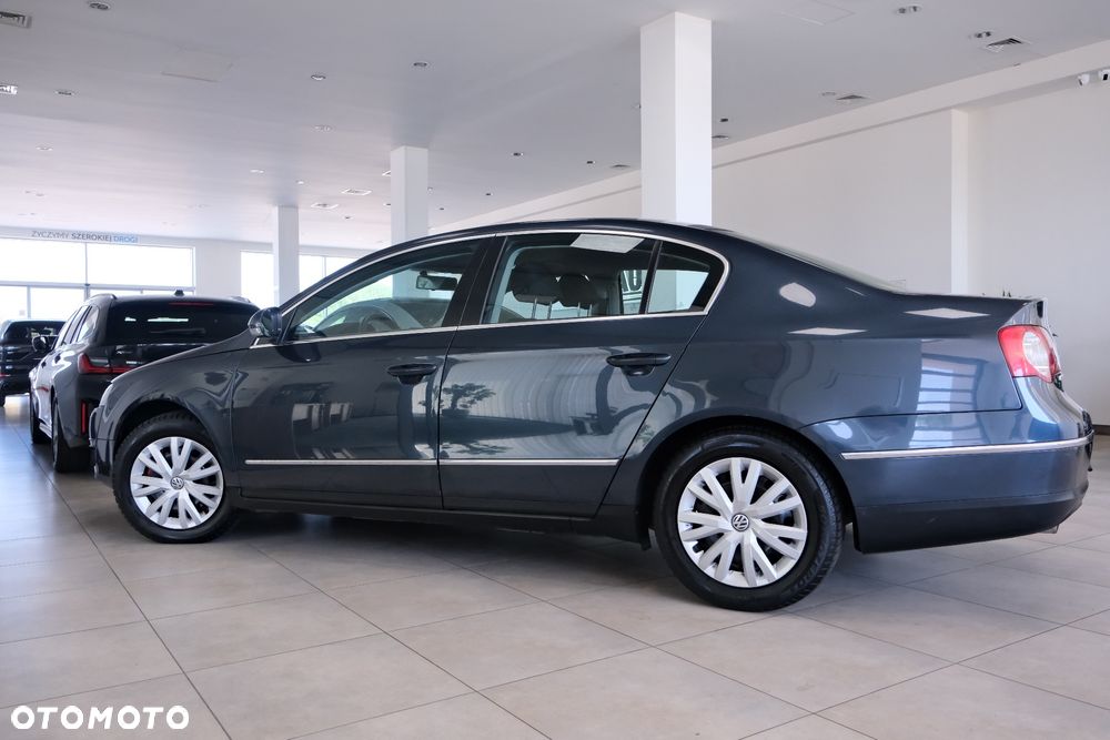 Volkswagen Passat - 10