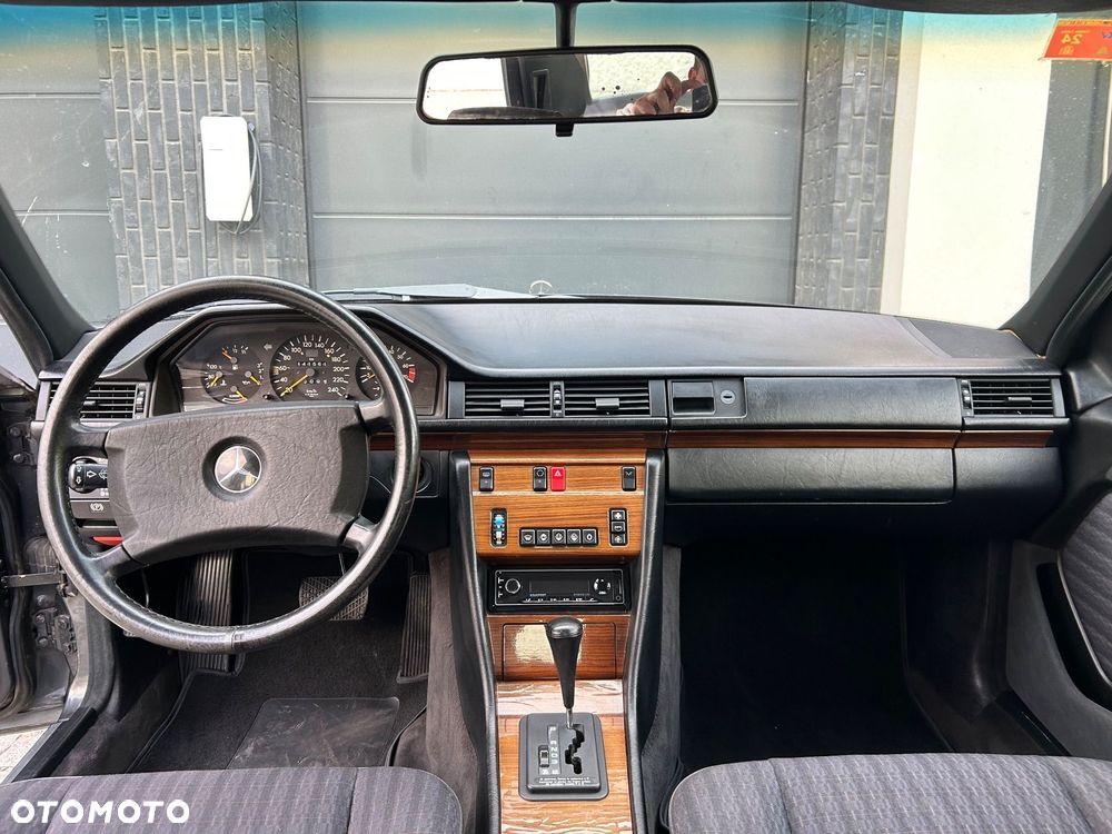 Mercedes-Benz W124 (1984-1993) - 12