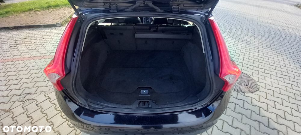 Volvo V60 D5 Geartronic Summum - 8