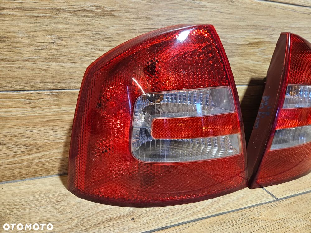 Skoda Octavia II HB Lampa Tył Prawa Lewa - 3