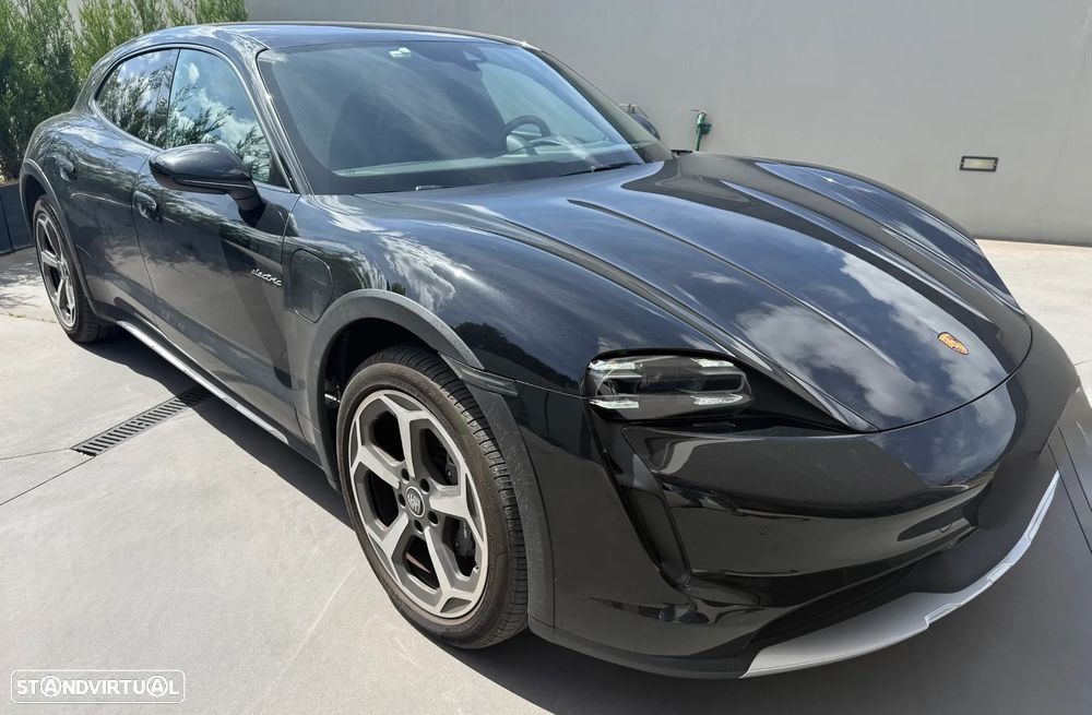 Porsche Taycan Cross Turismo 4 - 3