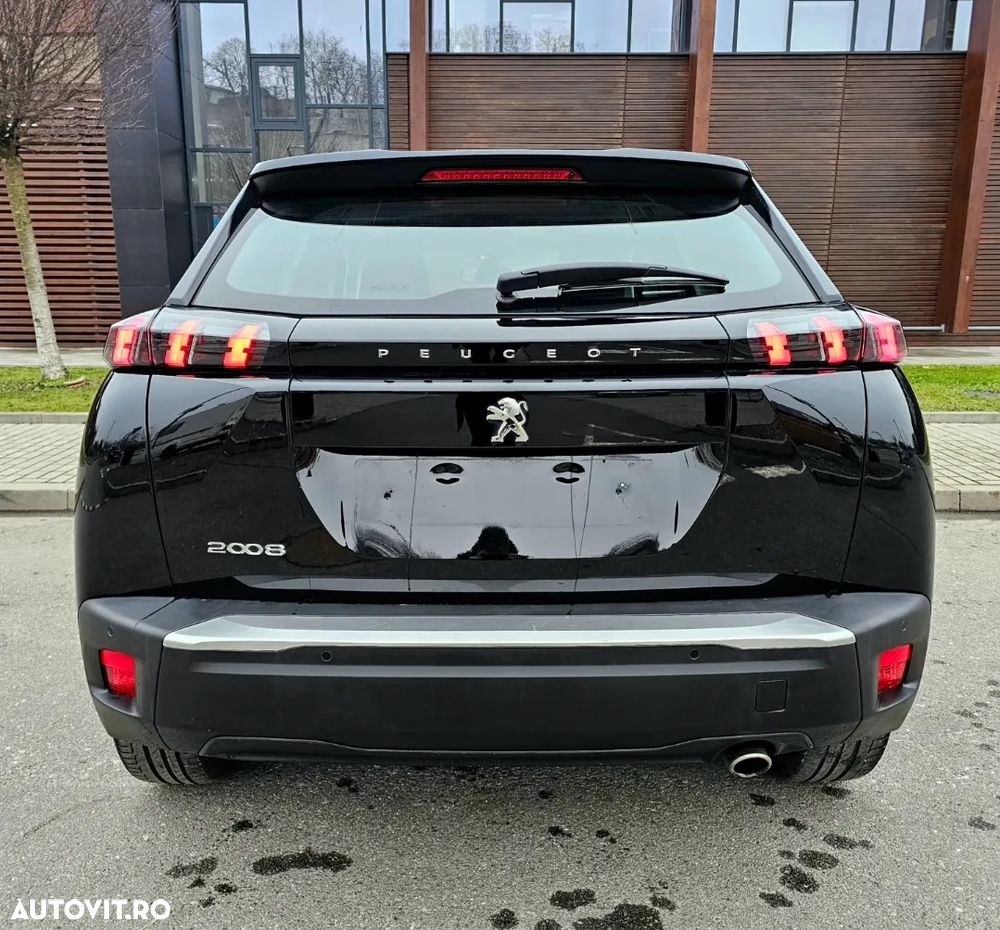 Peugeot 2008 - 11