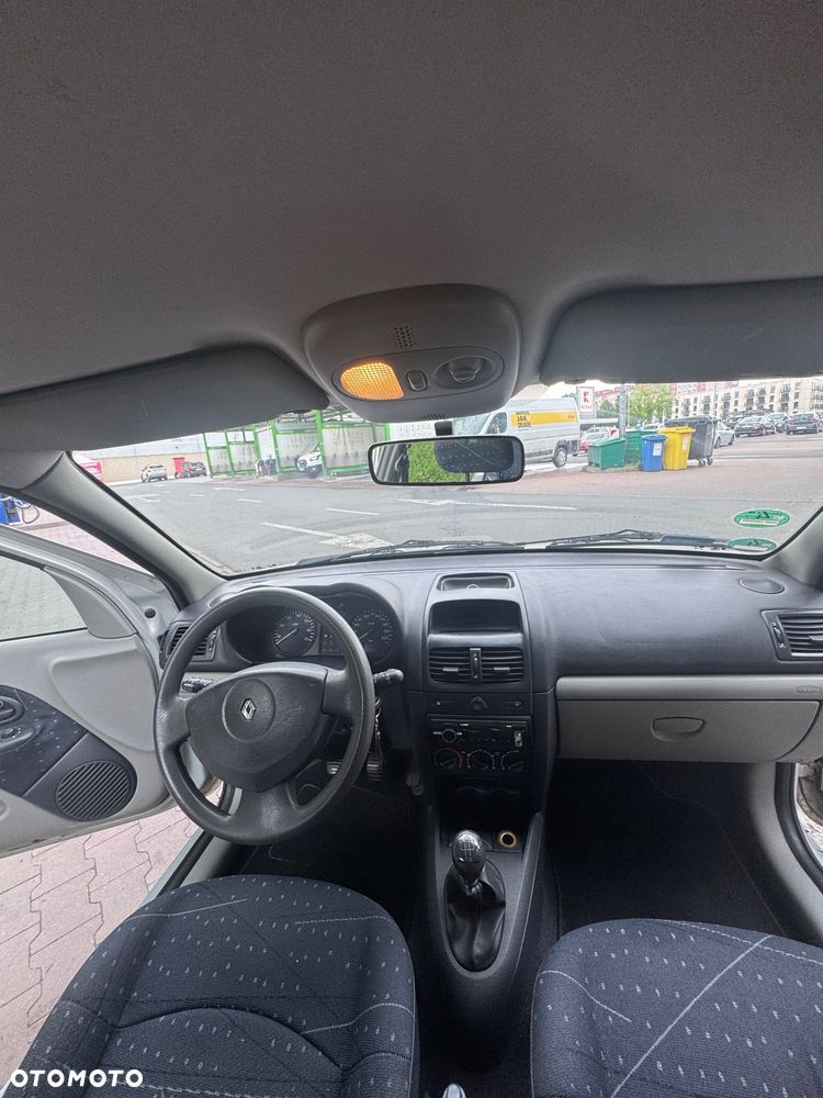 Renault Clio 1.2 16V Alize - 14
