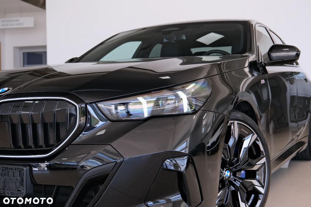 BMW Seria 5 520d xDrive mHEV M Sport - 12