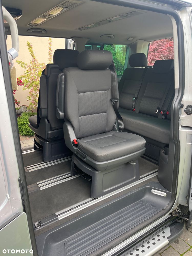 Volkswagen Multivan - 10