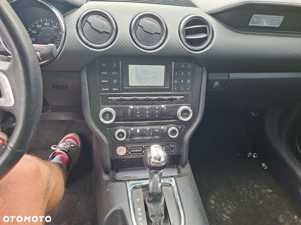 Ford Mustang 3.7 V6 Premium - 18