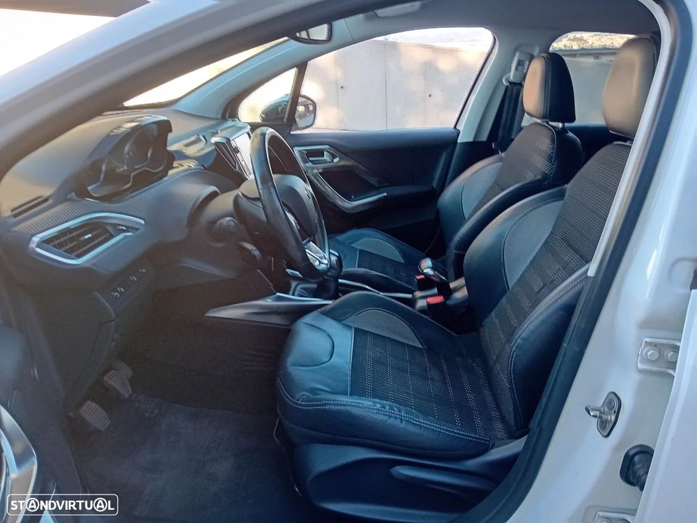 Peugeot 2008 1.2 PureTech Allure - 6