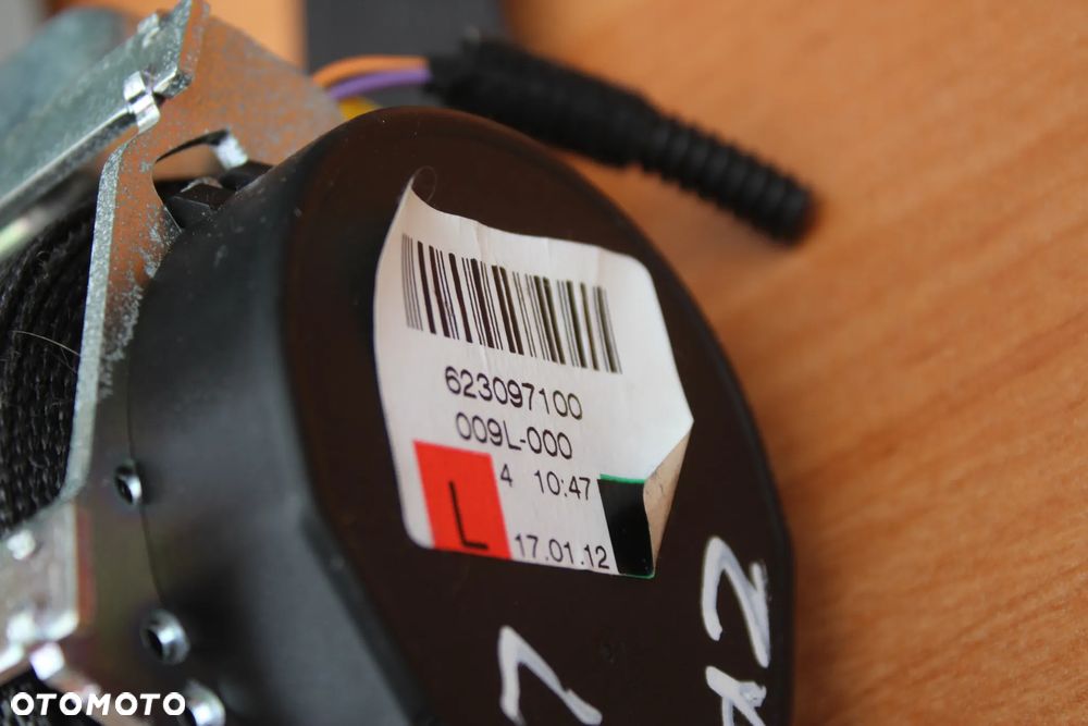 NAPINACZE PASÓW PASY BEZPIECZEŃSTWA OPEL ZAFIRA C - 10