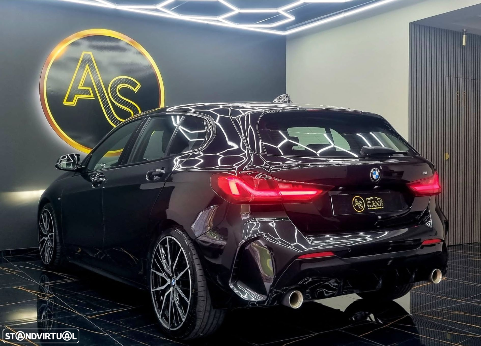 BMW 118 d Pack Desportivo M - 23