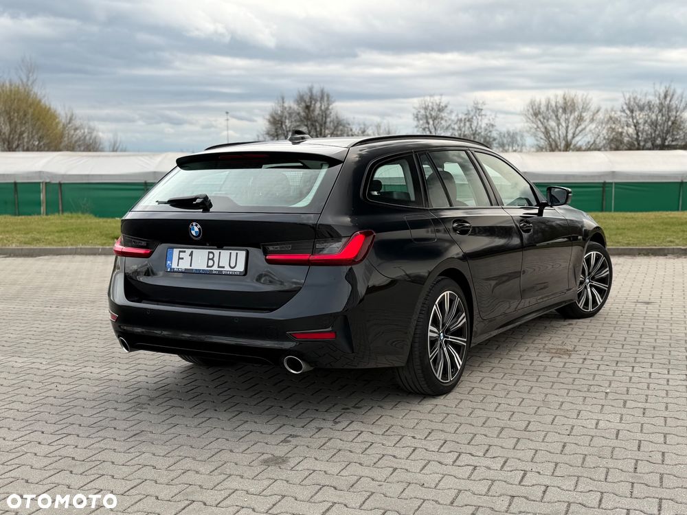 BMW Seria 3 320d xDrive Sport Line Shadow - 4