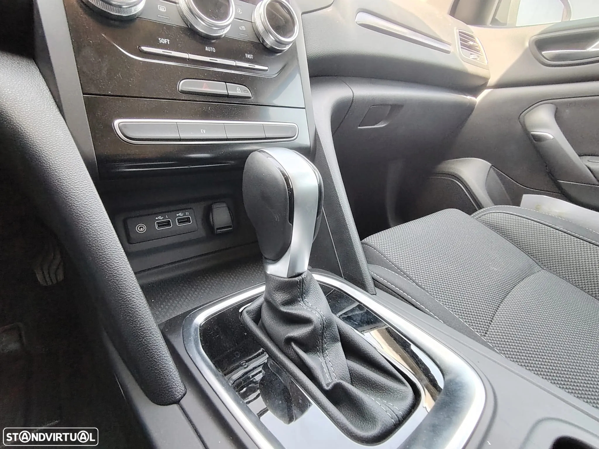 Renault Mégane Sport Tourer 1.6 E-Tech Plug-In Hybrid Equilibre - 9