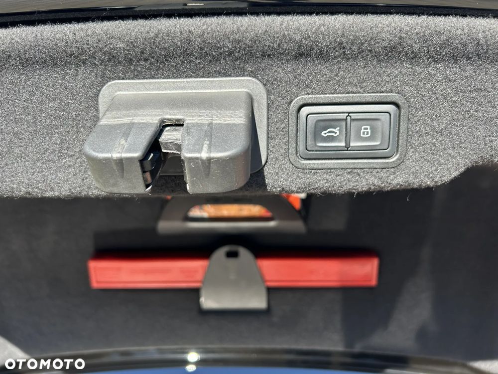 Audi A8 - 32