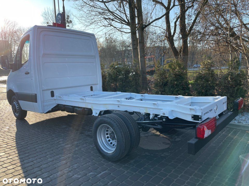 Mercedes-Benz Sprinter - 4
