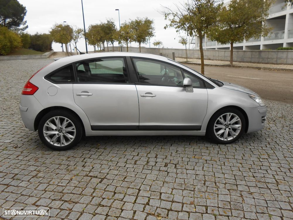 Citroën C4 1.6 HDi 110 Exclusive - 6