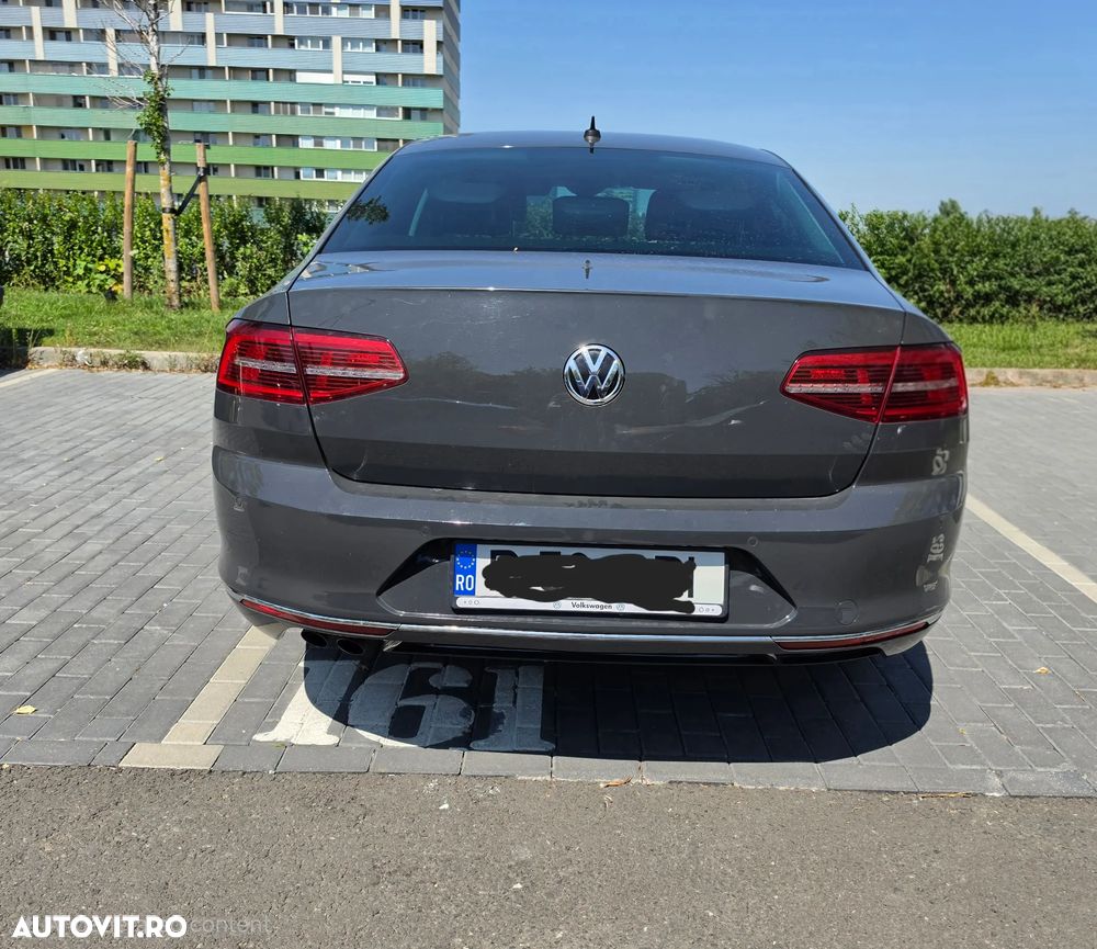 Volkswagen Passat - 4