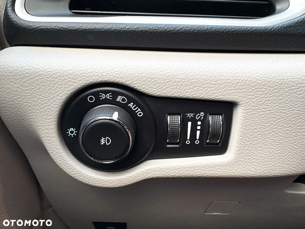 Chrysler Pacifica - 31