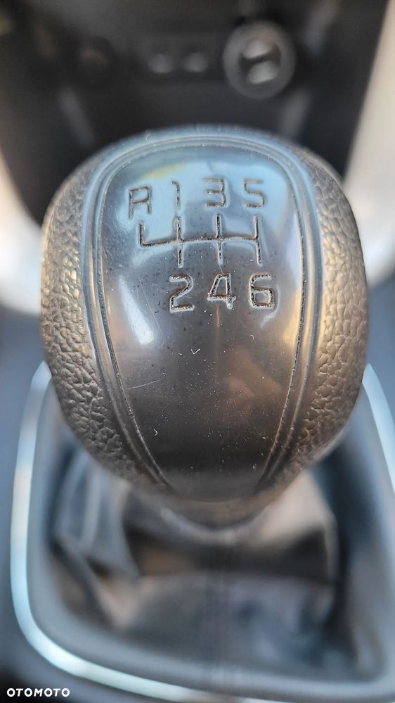 Kia Ceed - 13