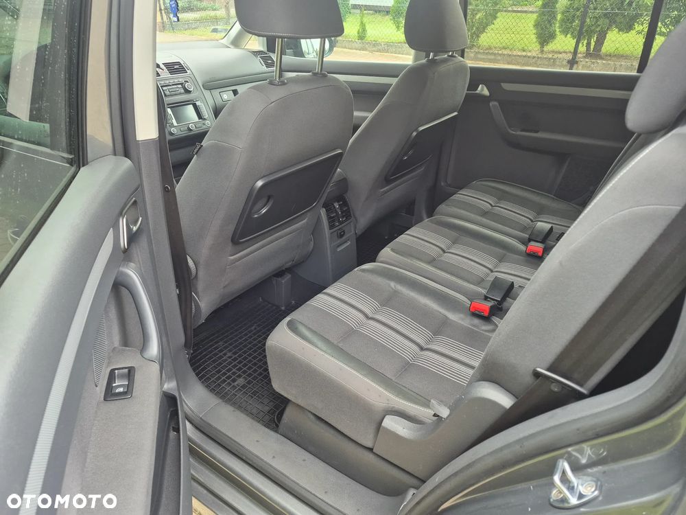 Volkswagen Touran 2.0 TDI DPF MATCH - 17