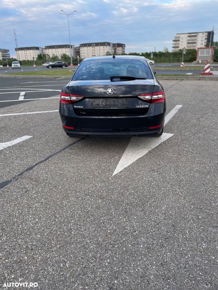 Skoda Superb 2.0 TDI DSG Style - 11