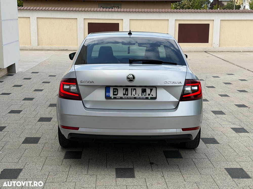 Skoda Octavia 1.6 TDI DSG Ambition - 11