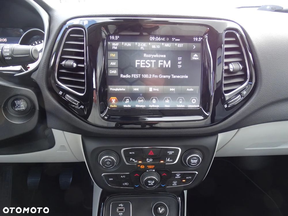 Jeep Compass 1.4 MultiAir Limited - 21