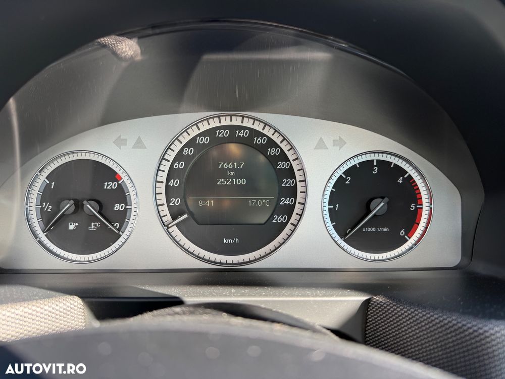 Mercedes-Benz GLK 220 CDI (BlueEFFICIENCY) - 36